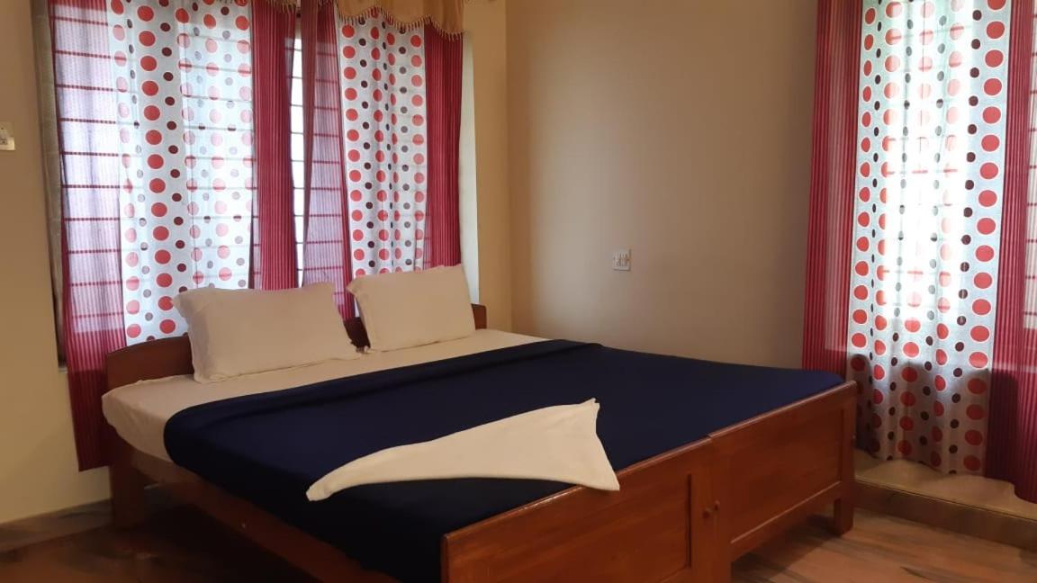 Seawin Beach Resort Varkala Bagian luar foto