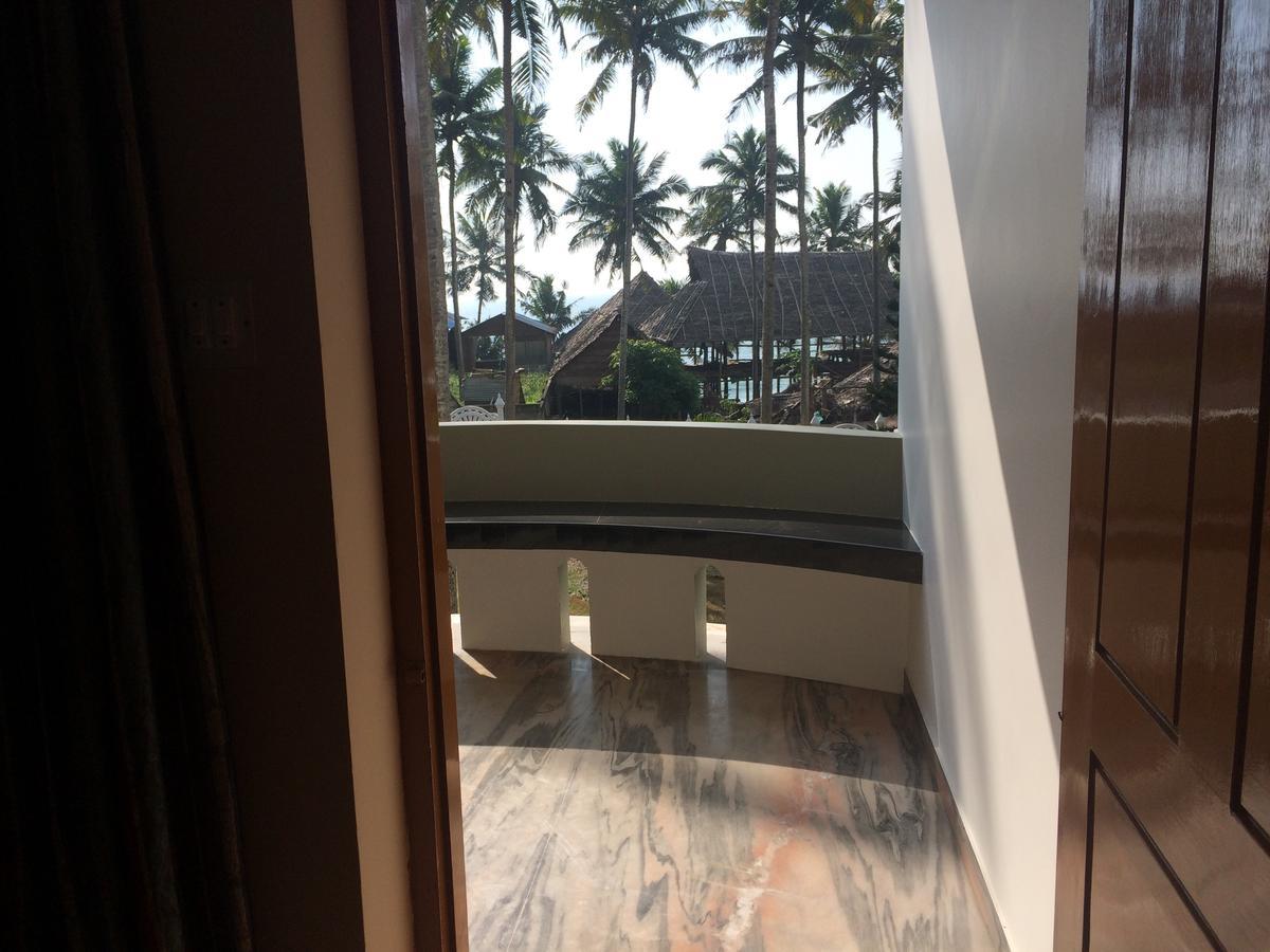 Seawin Beach Resort Varkala Bagian luar foto